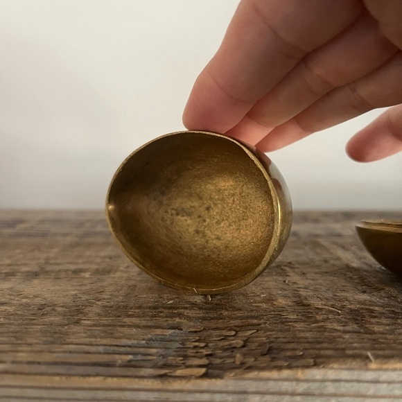 Solid brass egg trinket box - Picture 6 of 6